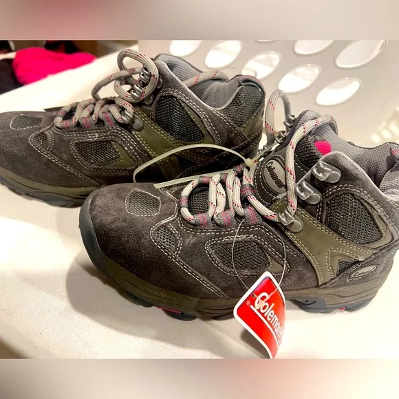 Coleman women’s hiking boot new ! Sz 6 - Picture 1 of 4